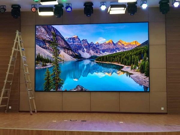 Thi công lắp đặt màn hình LED trọn gói, hiển thị sắc nét, bền bỉ với thời gian